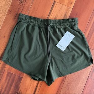 NWT Athleta Crossroads Short- size S